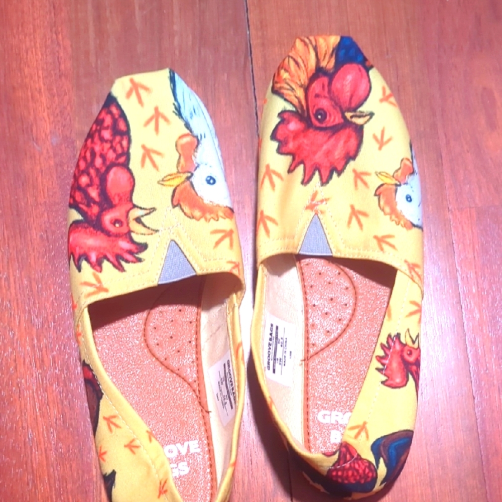 Groove Bags Yellow Chicken Print Shoes